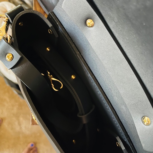 Small beautiful leather bag for sale - Picture 4 of 5